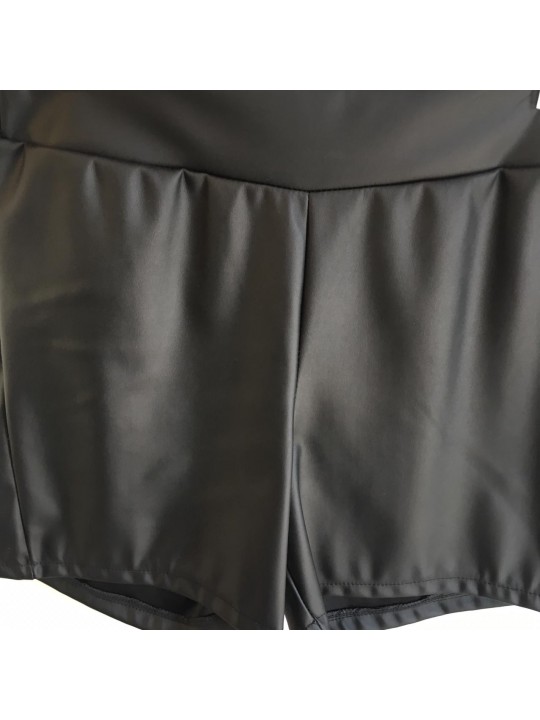 Short preto de courino  