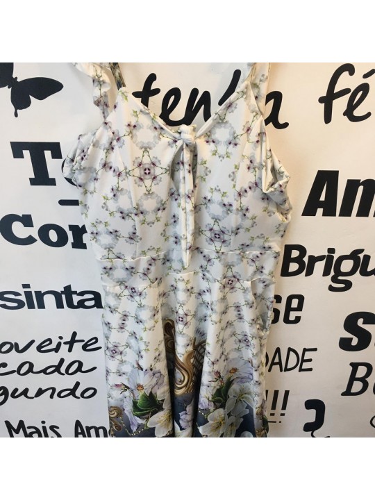 Vestido Branco com flores 