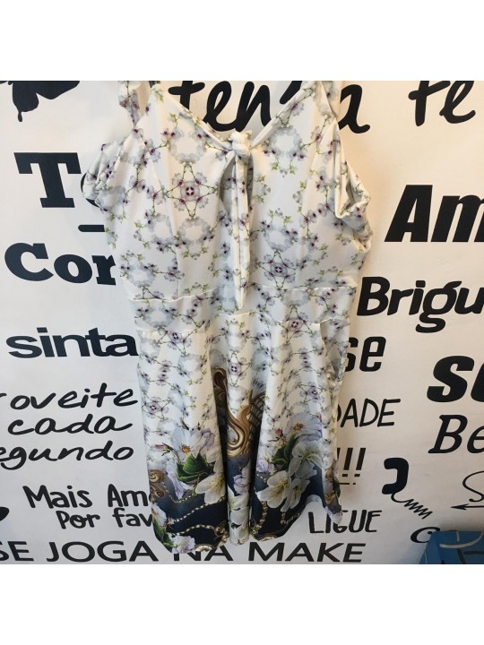 Vestido Branco com flores 