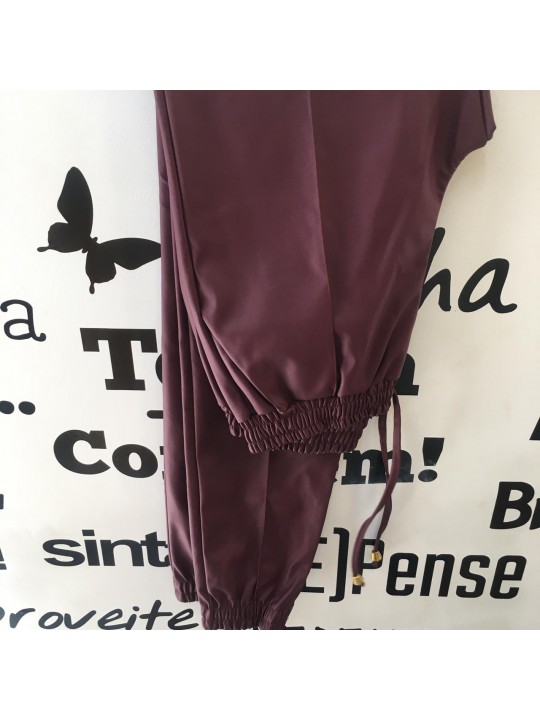 Calça Jogger Courino Vinho  