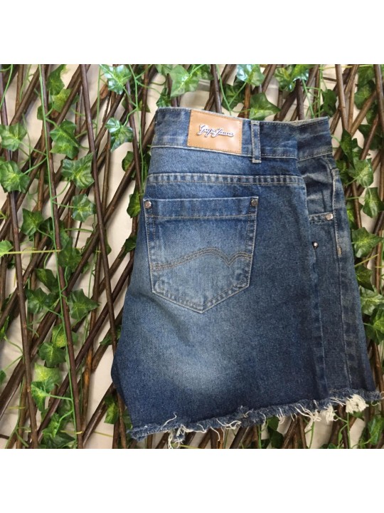 Short jeans com tachinhas  Tamanho 42